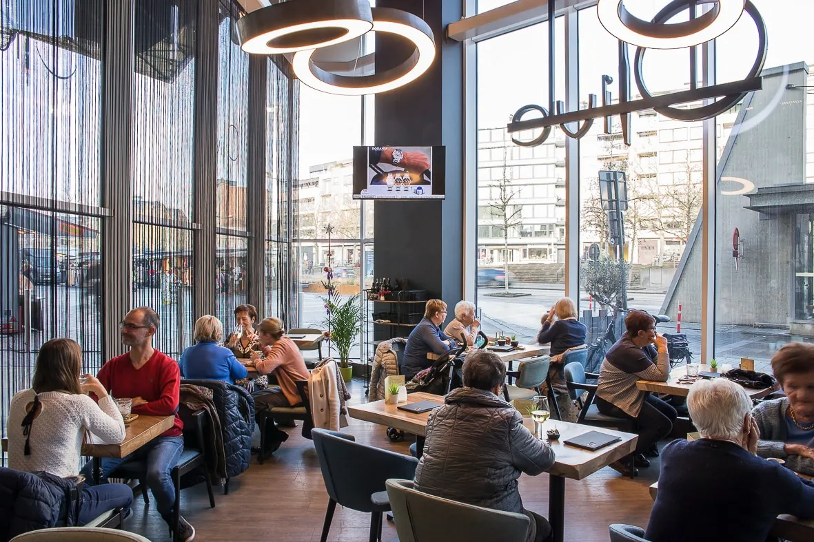 Scherm van iCHANNEL bij Olive — Daglicht, design en jouw merk.